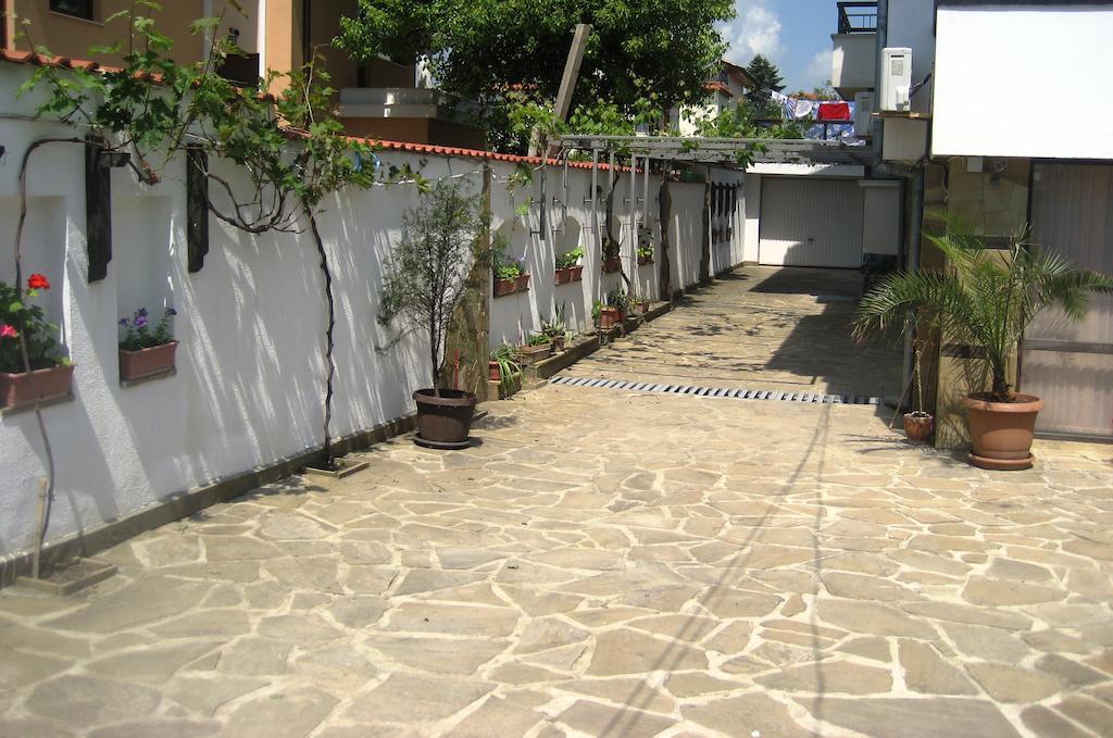 Guest House Yanina Varna Exterior foto