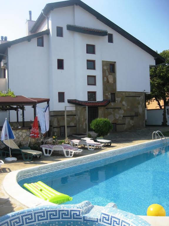 Guest House Yanina Varna Exterior foto
